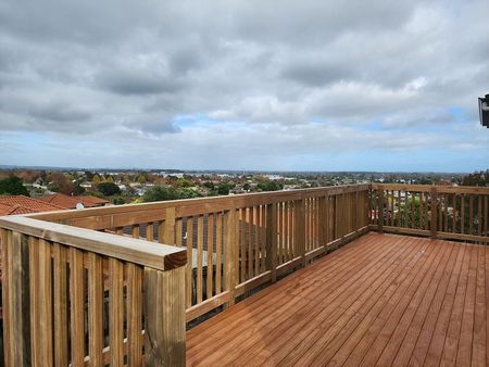 Modern 3BR Flat in Papakura - Photo 2