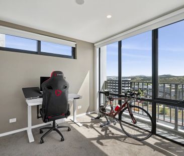 Top floor apartment with views to Black Mountain! - Photo 4