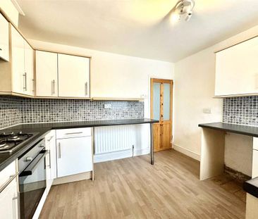 2 bedroom terraced house to rent - Photo 4