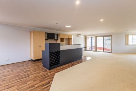 Family sized Airconditioned home right near the water in Corlette - Photo 2