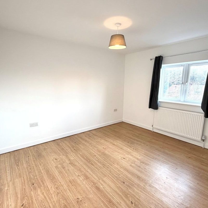 High Street, Didcot - Photo 1