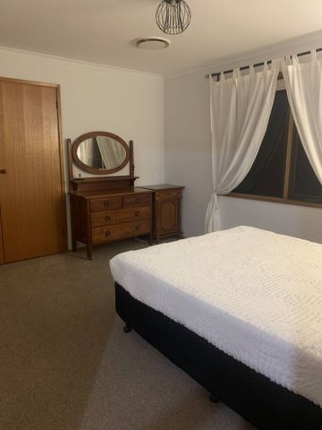 Unique Chalet style home - Photo 5