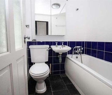 Ray Cottages, Uttons Avenue, Leigh On Sea, SS9 - Photo 3