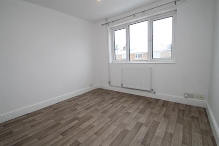 Datchworth Turn, HP2 4PE, Hemel Hempstead - Photo 2