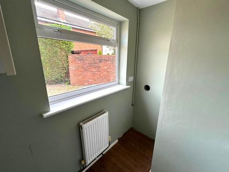 3 bedroom semi-detached house to rent - Photo 2
