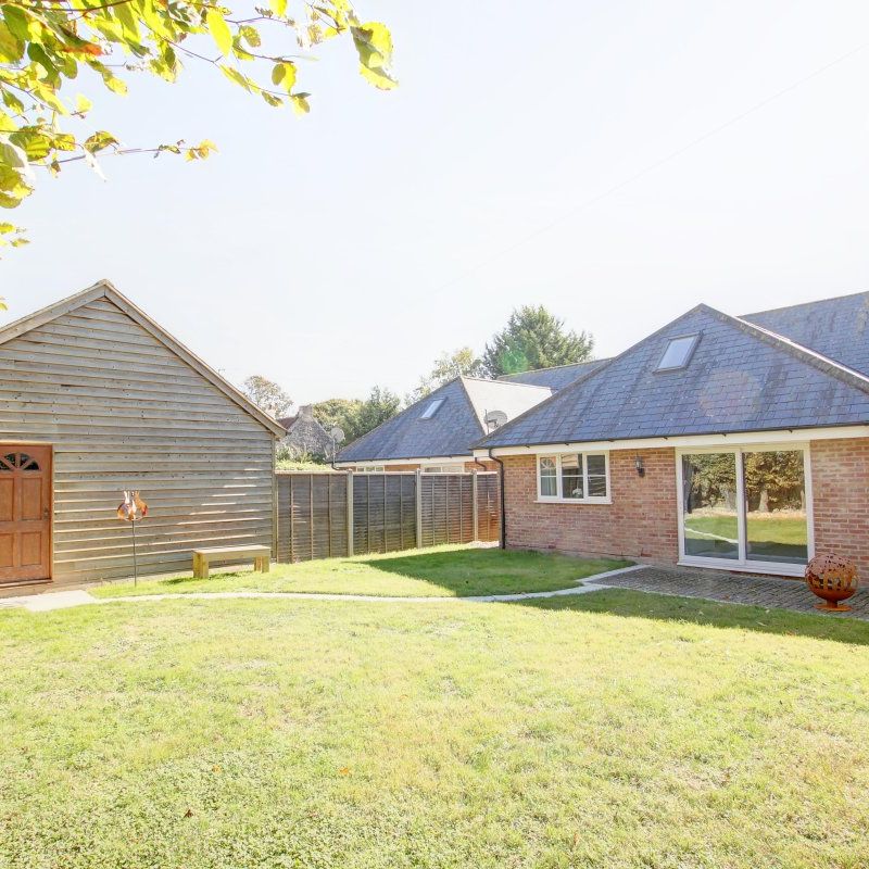 Kingsway - Photo 1