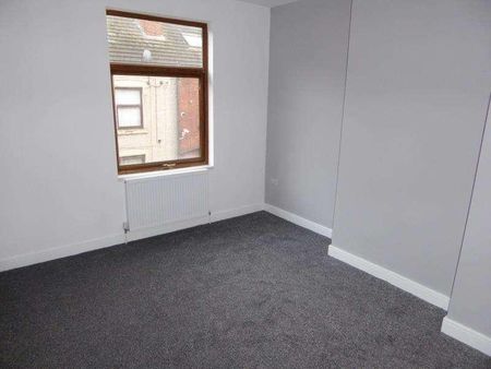 Woodview Place, Beeston, LS11 - Photo 2