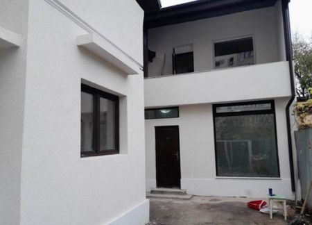 Mall Vitan,Vila 8 camere, renovata. - Fotografie 3