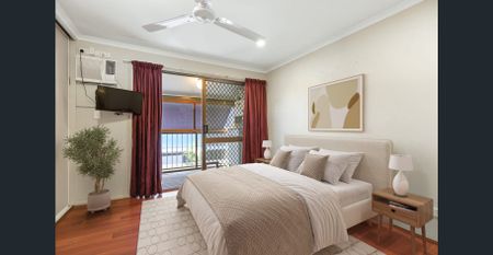 TWO BEDROOM TOWNHOUSE WITH PRIVATE COURTYARD - Photo 3