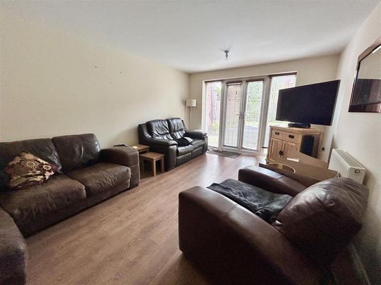 5 bedroom detached house to rent - Photo 1