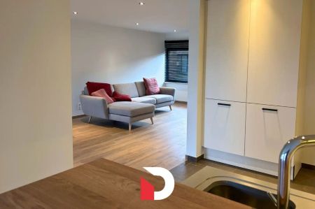 Gerenoveerde, lichtrijke woning met 3 slaapkamers en garage - Photo 4