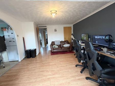 2 bedroom flat to rent - Photo 4