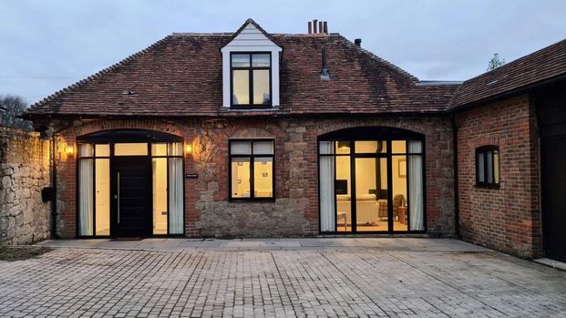 3 bedroom cottage to rent - Photo 1