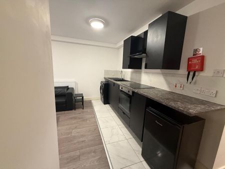 1 bedroom flat to rent - Photo 2