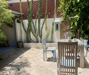 East Perth - Photo 3