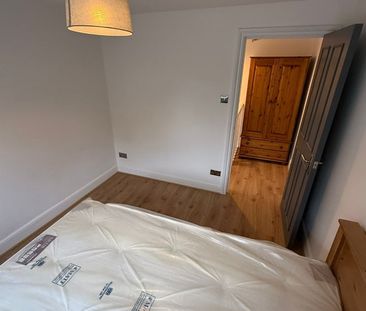 4 Bed Terraced House, London, E5 - Photo 4