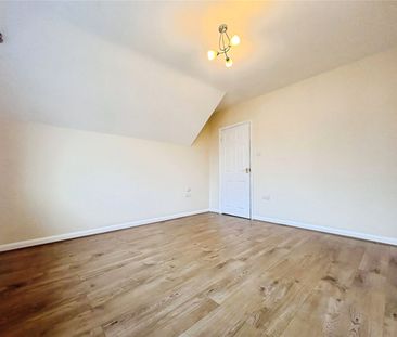 Wellington Avenue, Hounslow, TW3 3SY - Photo 5