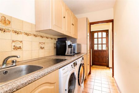 6 bedroom detached house to rent - Photo 5