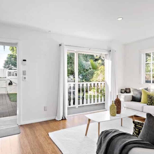 Charming Home on Roslyn Terrace - Photo 1
