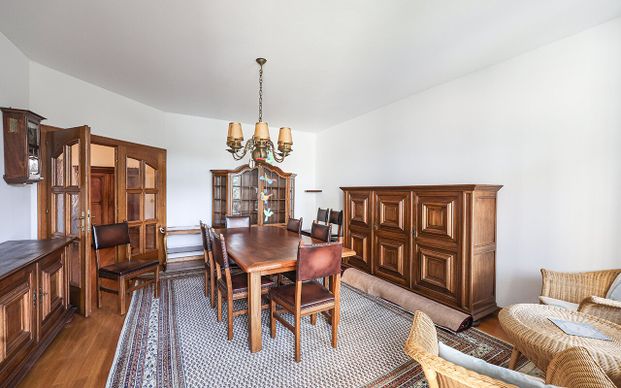 Ein­zig­ar­ti­ge 7‑Zi.-Maisonette mit 3 Bal­ko­nen in der rech­ten Alt­stadt - Foto 1