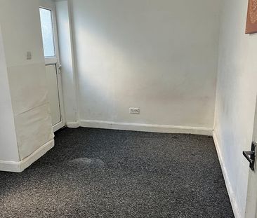 2 Bed Flat, Stanley Street, LU1 - Photo 5