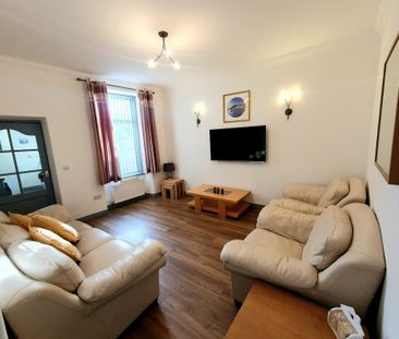 2 bedroom flat to rent - Photo 5