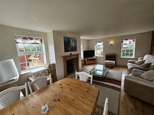 4 bedroom semi-detached house to rent - Photo 1