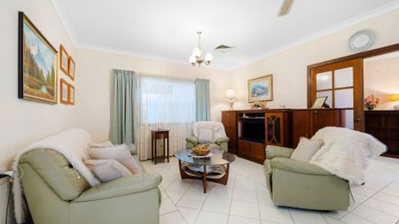 Family home tucked away on quiet South Grafton Street - Photo 3