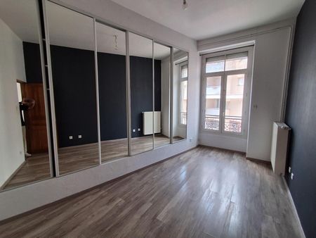 Location Appartement 3 pièces 71m² RIVE DE GIER 42800 - Photo 3