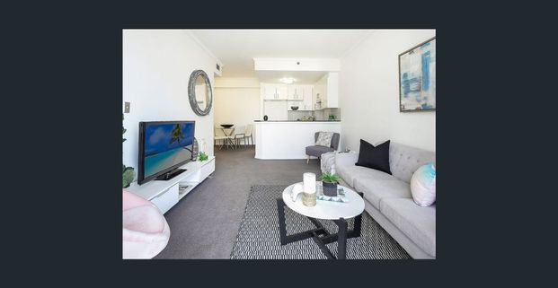 Sensational views and style - FURNISHED - Photo 1