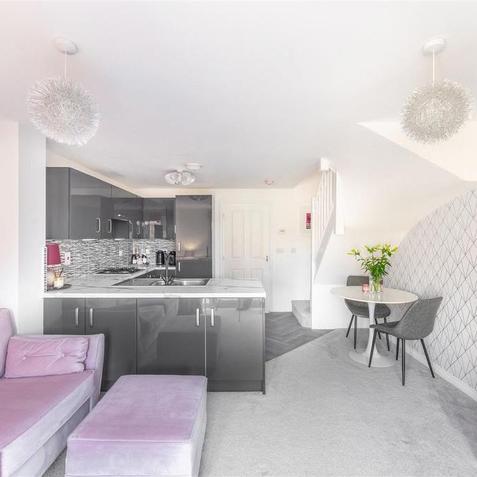 2 bedroom semi-detached house to rent - Photo 1