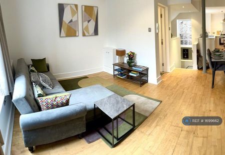 1 bedroom in a flat share to rent - Photo 4