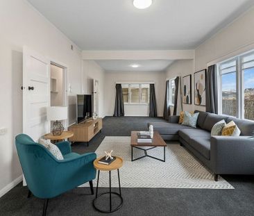 Family home in central Richmond - Photo 6