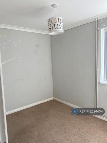 3 bedroom bungalow to rent - Photo 2