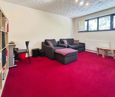 Cwrt Ty Mawr, Caerphilly - Photo 2