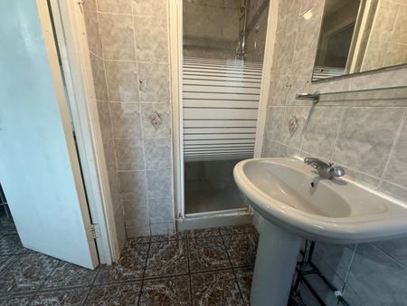 2 Bed Flat, Wolves Lane, N13 - Photo 4