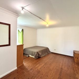 All utilities and water usage inclusive! - Photo 2