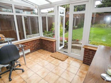 Stephenson Close, Glascote, B77 - Photo 2