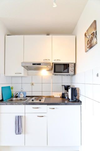 Moderne, voll möblierte 2-Zimmerwohnung mit Balkon - Photo 3