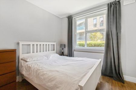 3 bedroom flat to rent - Photo 2