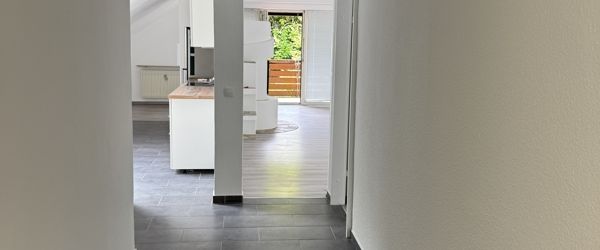 1 Monat MIETFREI! Wohnen unterm Dach am Nikolausberg mit Festungsblick & Garten - Foto 1