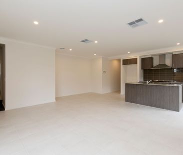 Spacious 4-Bedroom Home in Wallan - Photo 4