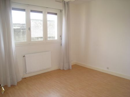 Location Appartement 4 pièces 71m² ORLEANS 45000 - Photo 5
