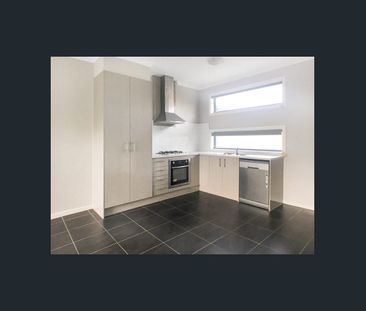 Contemporary TWO bedroom Townhouse in Altona North! - Photo 6