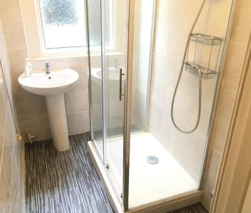 Room in a Shared House, Very Near Craven Avenue Area, W5 - Photo 3