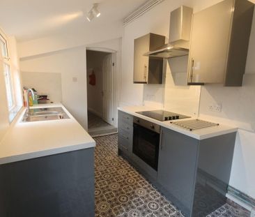 2 bedroom terraced house to rent - Photo 2