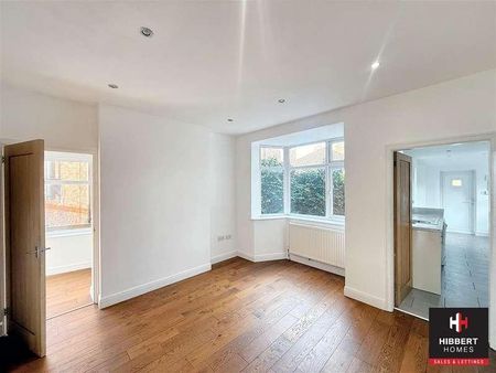 Grove Lane, Hale, WA15 - Photo 2