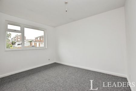 3 bedroom terraced to rent Broadoaks, Epping, CM16 - Photo 4