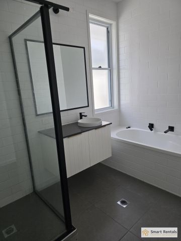 32 Oakover Crescent, Nirimba QLD 4551 - House For Rent | Domain - Photo 3