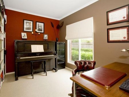 3-Bedroom Townhouse with Study in Prime Location - Photo 4